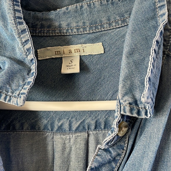 Francesca's Chambray Jean Button Down Top - Picture 2 of 5